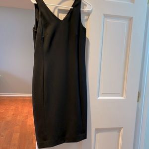 Jones NY 4 P The perfect little black dress.